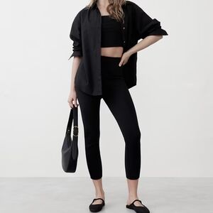 Banana Republic Factory Black Skinny Capri Ponte Pants - Size Small